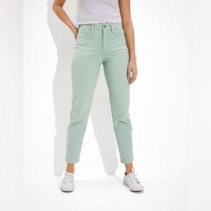 Size 10 short AE Mom Straight Jean Corduroy in Mint green